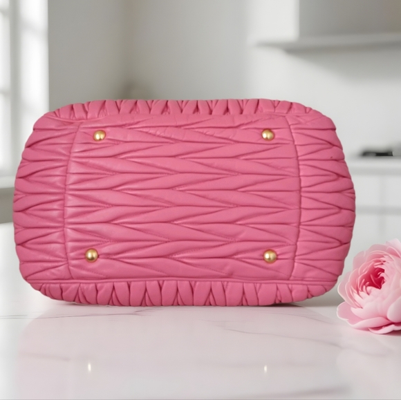 Miu Miu 💕 Pink Matelasse Nappa Leather Top Handle Satchel Bag Pristine ✨ - Picture 9 of 17